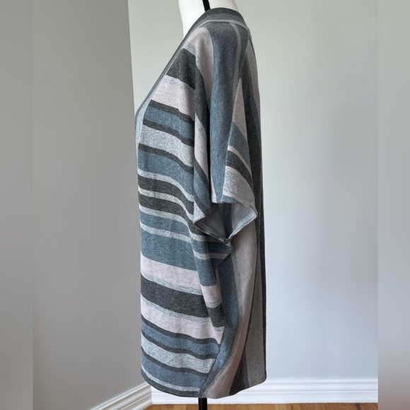 St. John size S striped cashmere and wool open front cardigan gray short sleeve - Picture 6 of 14